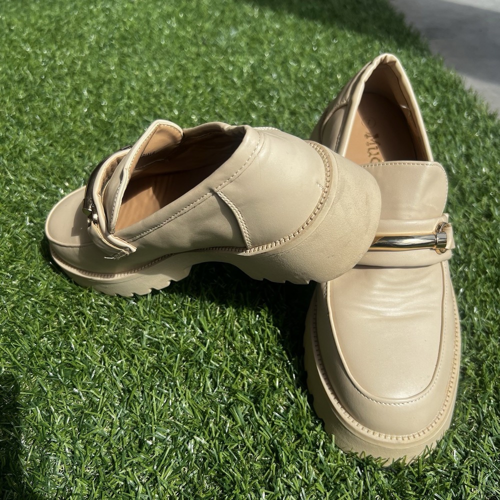 Mudd Loafers Womens Size 7 -light beige Leather Slip On Chunky Platform